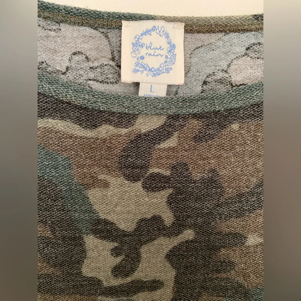 Francesca’s Camo Side Slit Long Sleeve Tee - Picture 7 of 7